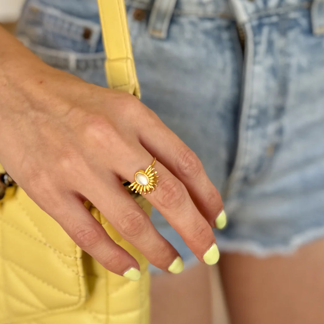 Anillo Naira