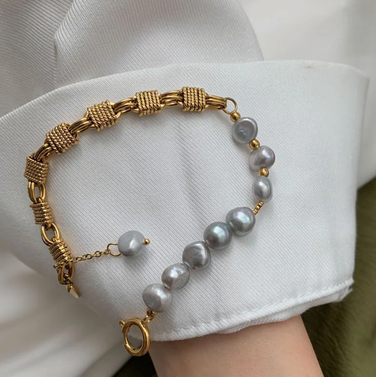 Pulsera de perlas Grises Cybele