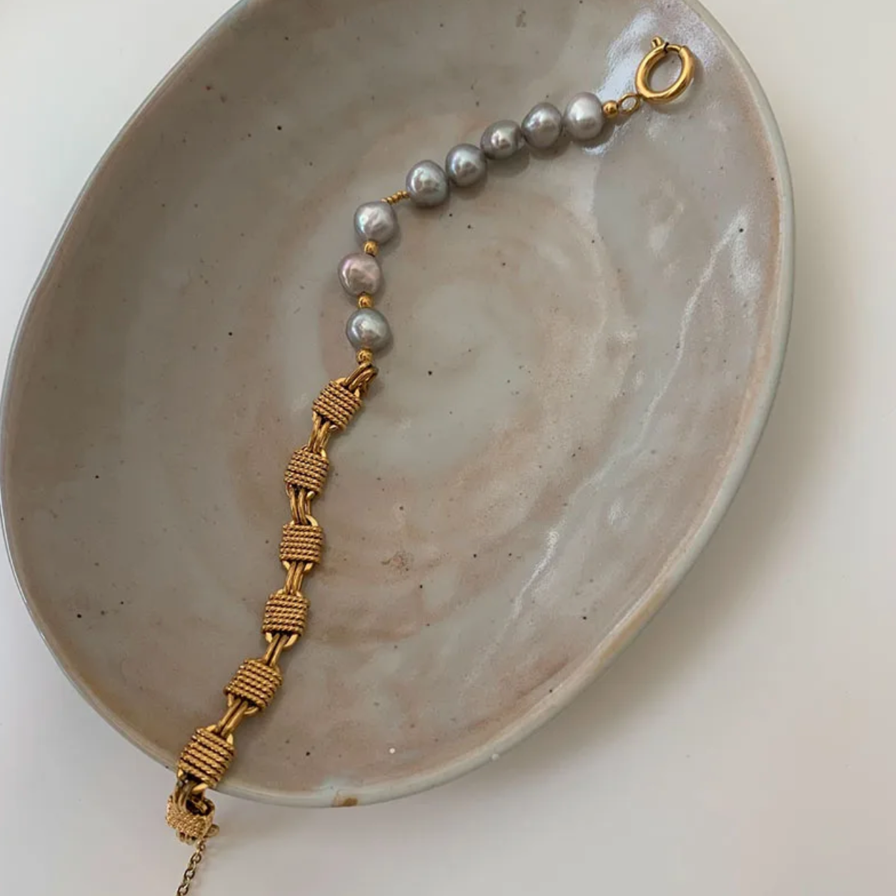 Pulsera de perlas Grises Cybele
