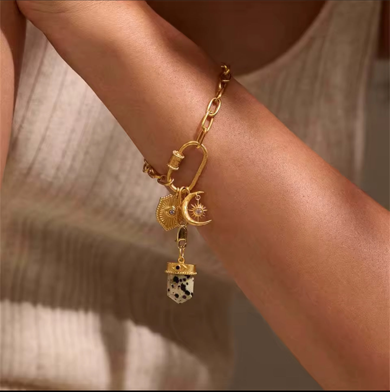 Charm, dije Aura Solar